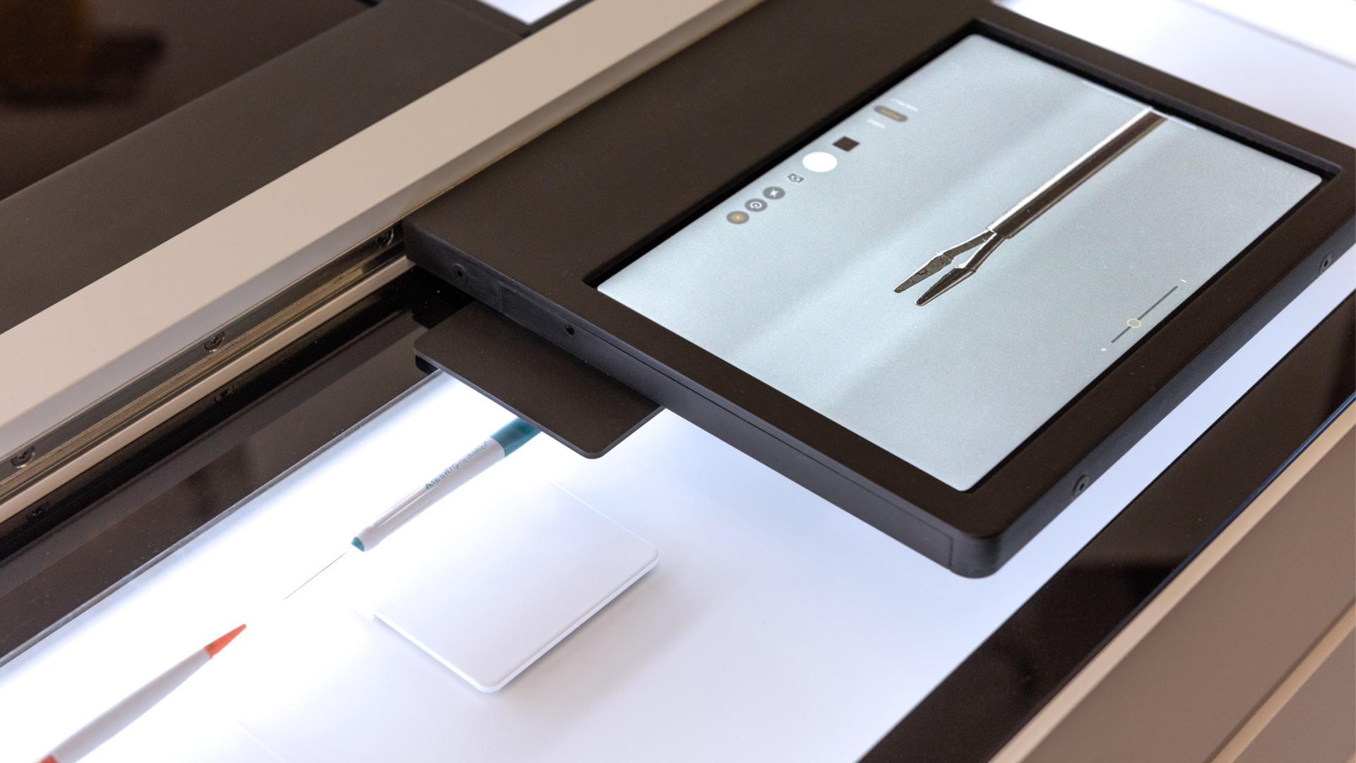 messedisplay for medical devices manufacturer